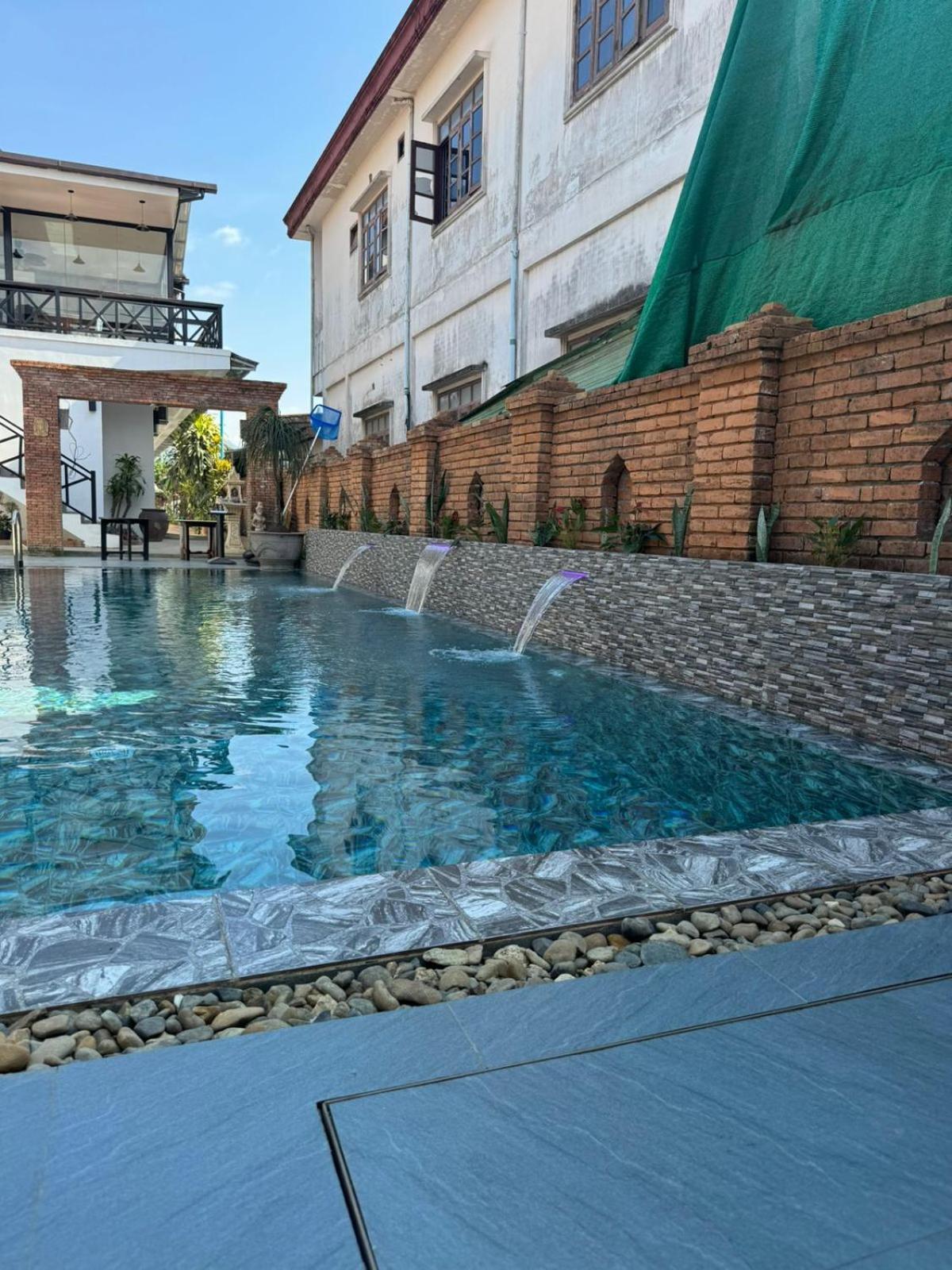 Win Hotel Ванг Виенг Екстериор снимка