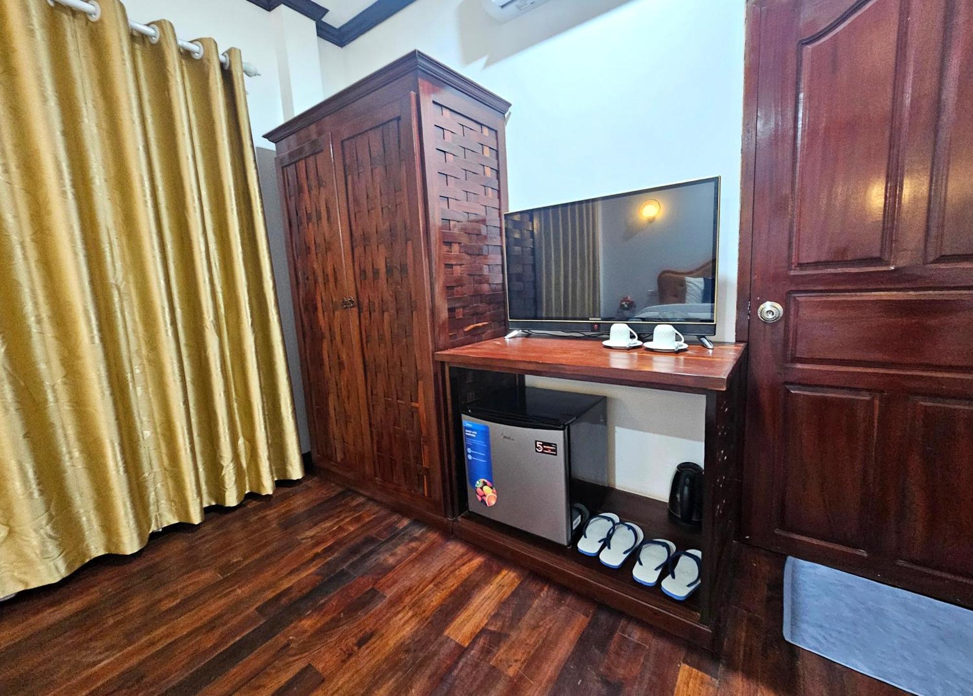 Win Hotel Ванг Виенг Екстериор снимка